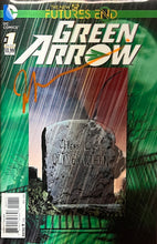 Load image into Gallery viewer, Green Arrow #1 (Lenticular) signed by Jeff Lemire
