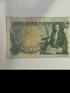 English One Pound Banknote - Sir Isaac Newton (Chief Cashier D H F Somerset)