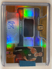 Load image into Gallery viewer, 2022-23 Chronicles Gold Standard Draft Dyson Daniels Rookie Jersey Auto RC 59/99
